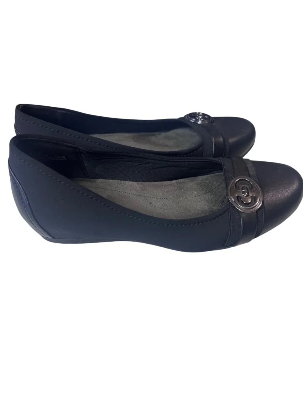 Baretraps black flats size 8.5M
